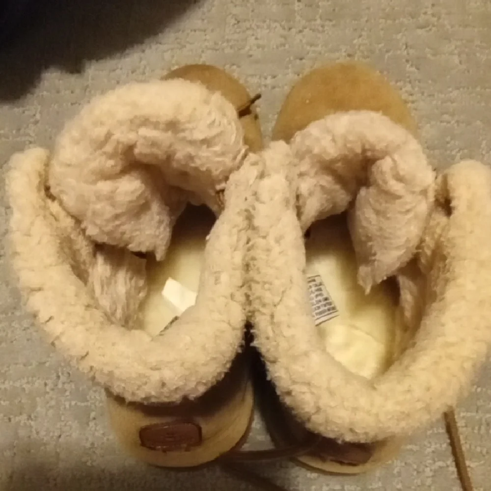 BEARPAW Marie Genuine Sheepskin Boots, 7M